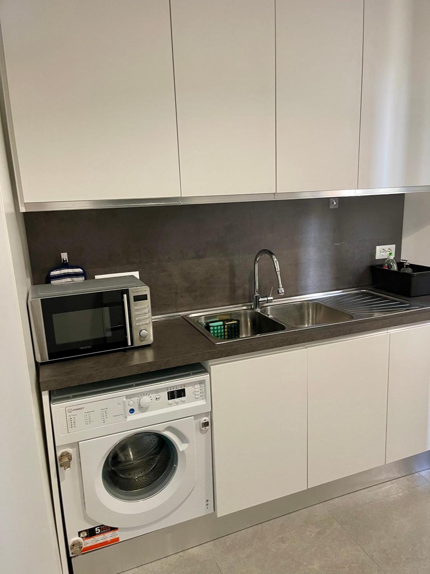 Deluxe Apartment Self Check In Parking جنوة المظهر الخارجي الصورة